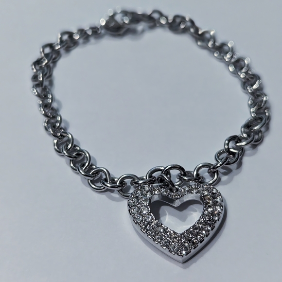 Swarovski Heart Charm Bracelet #959266, 7.5" length - Picture 4 of 5